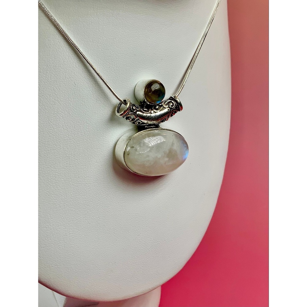 Moonstone & Labradorite Mystic Glow Necklace ✨🤍 - Picture 5 of 6